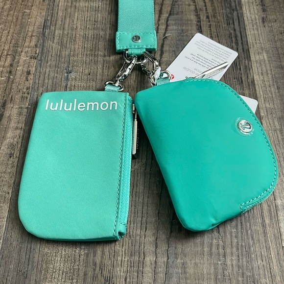 NWT lululemon dual pouch wrislet - Picture 3 of 7